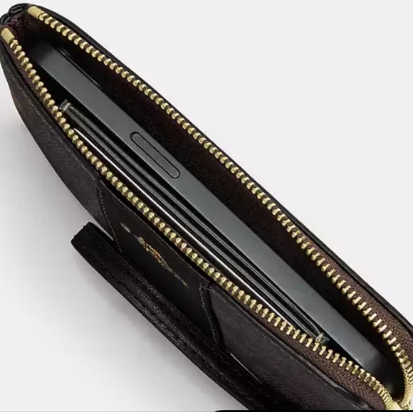 Coach Wristlet - Picture 4 of 5